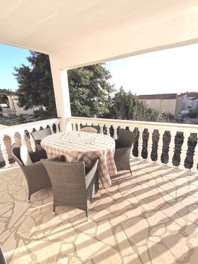 Apt White Idyll, 3 Bedrooms, 3 Bathrooms, Terrace Apt 프로마이나 외부 사진