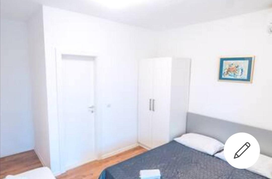 Apt White Idyll, 3 Bedrooms, 3 Bathrooms, Terrace Apt 프로마이나 외부 사진