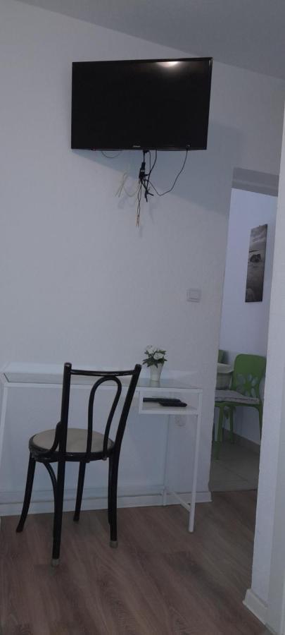 Apt White Idyll, 3 Bedrooms, 3 Bathrooms, Terrace Apt 프로마이나 외부 사진