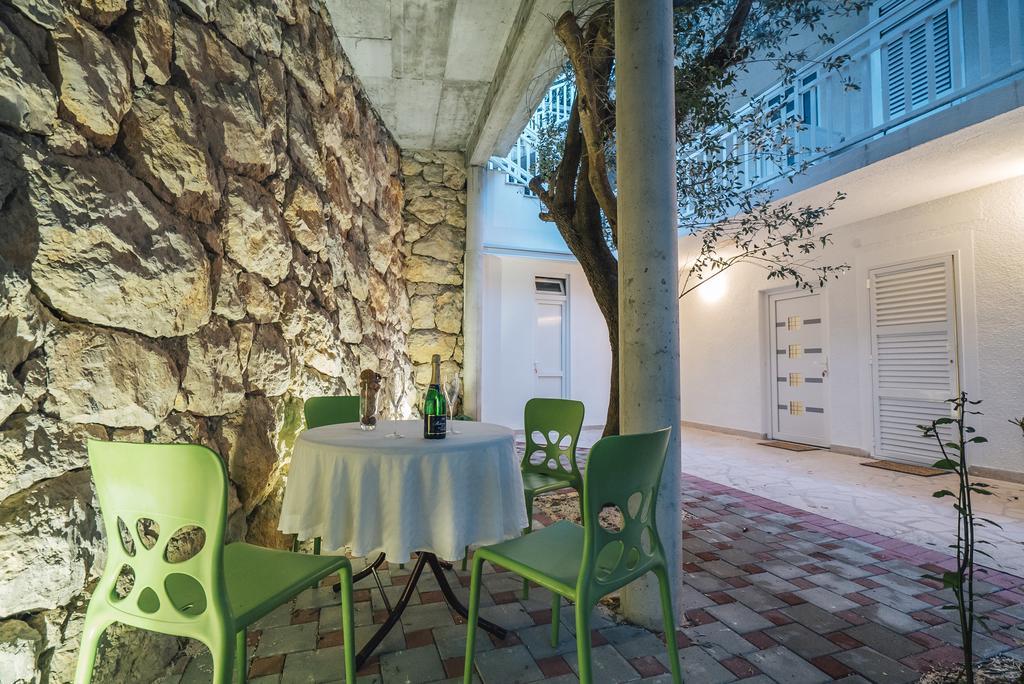 Apt White Idyll, 3 Bedrooms, 3 Bathrooms, Terrace Apt 프로마이나 외부 사진