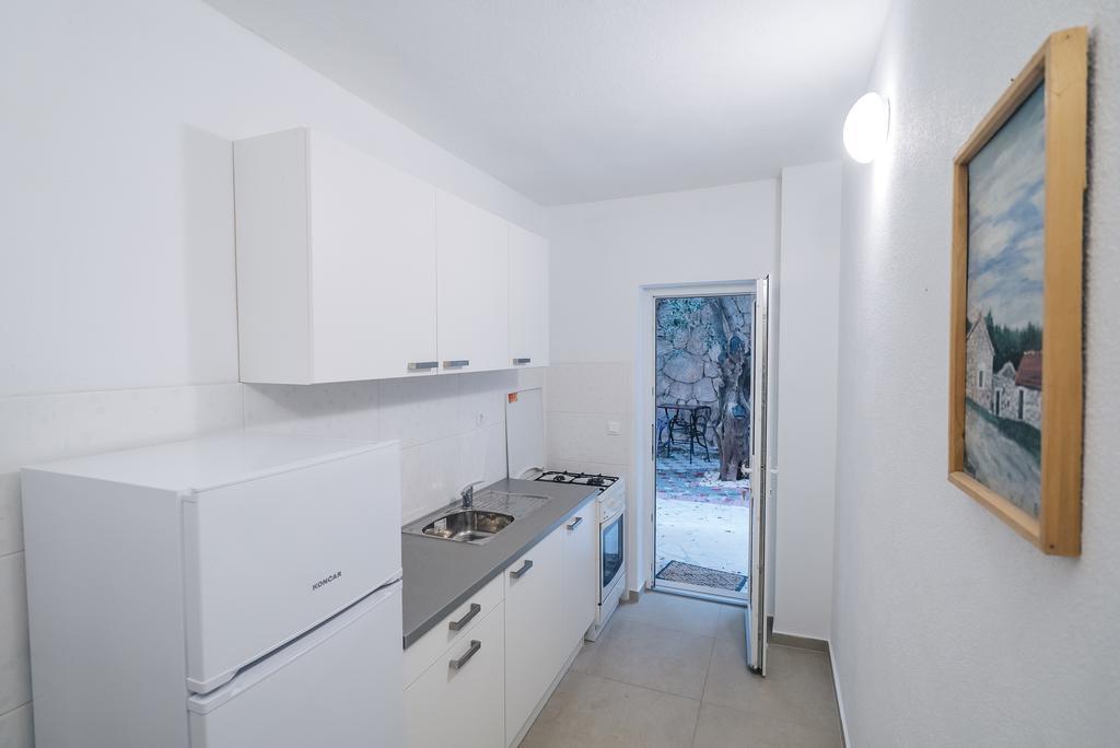 Apt White Idyll, 3 Bedrooms, 3 Bathrooms, Terrace Apt 프로마이나 외부 사진