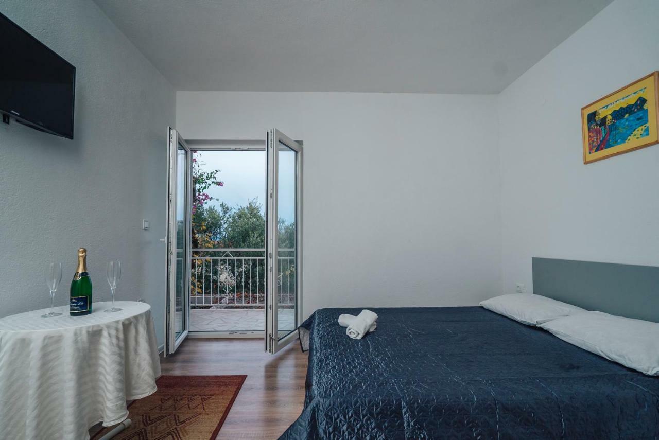 Apt White Idyll, 3 Bedrooms, 3 Bathrooms, Terrace Apt 프로마이나 외부 사진